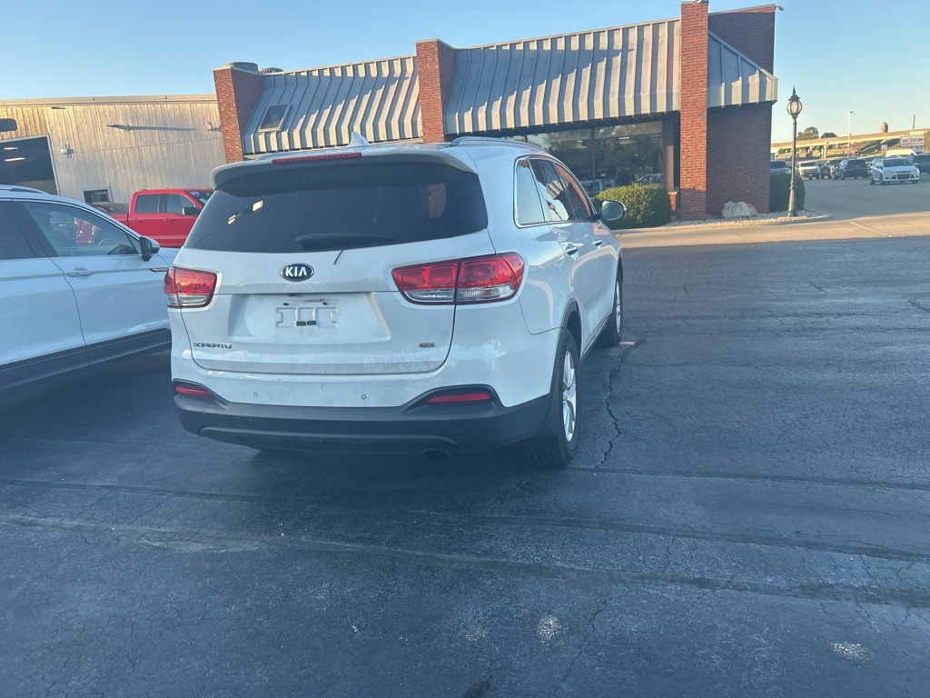 2016 Kia Sorento LX photo 3