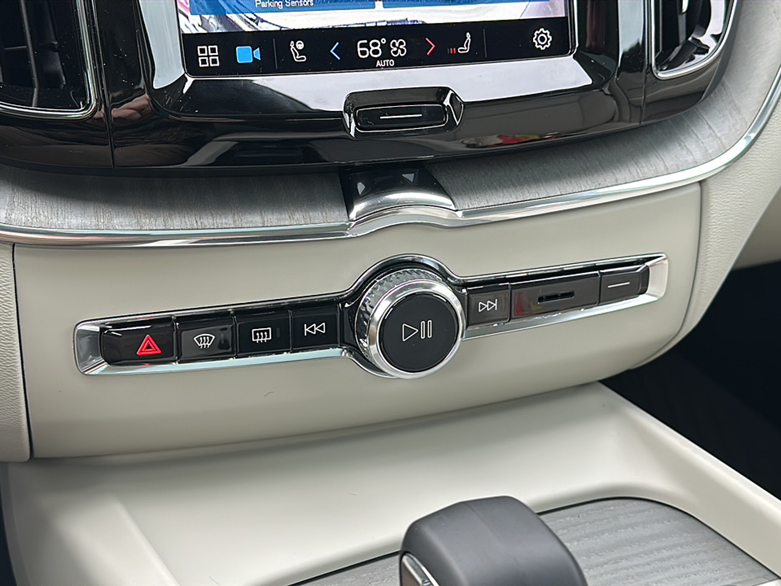 2024 Volvo XC60 Recharge Hybrid T8 Plus photo 17