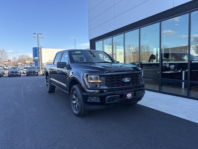 2025 Ford F-150 STX's photo