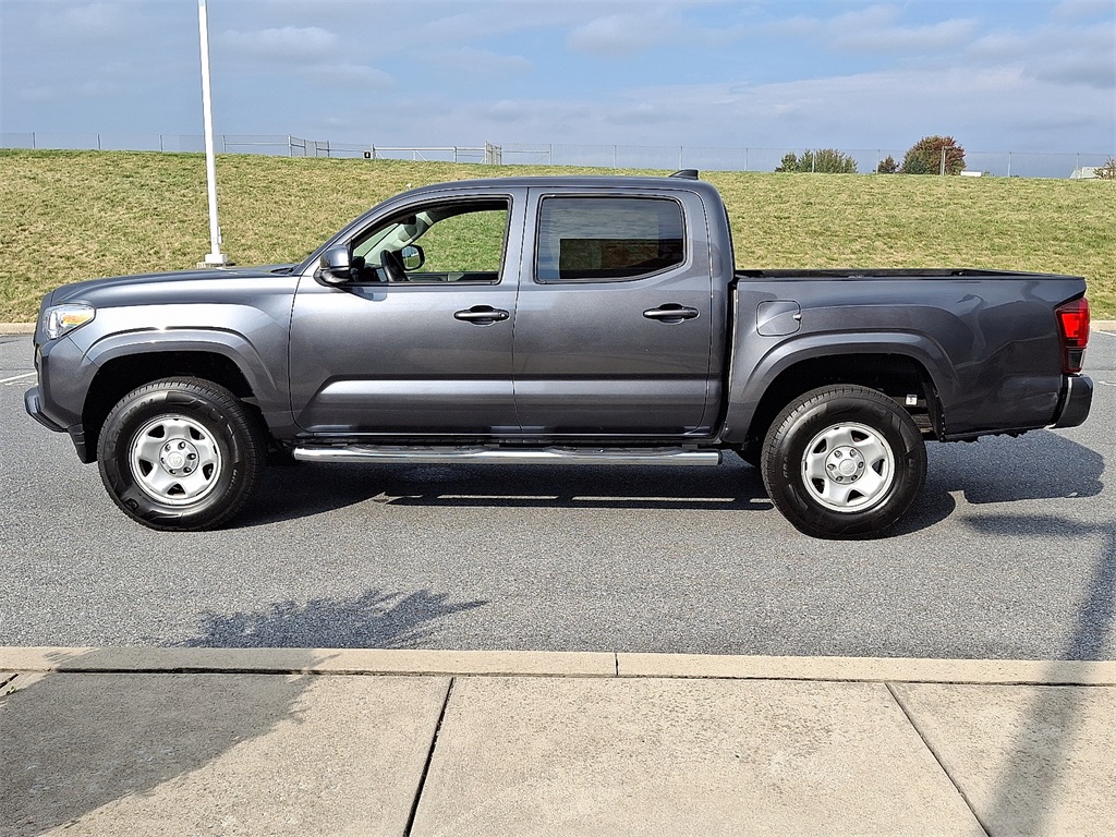 2022 Toyota Tacoma SR 4x4 Double Cab photo 6