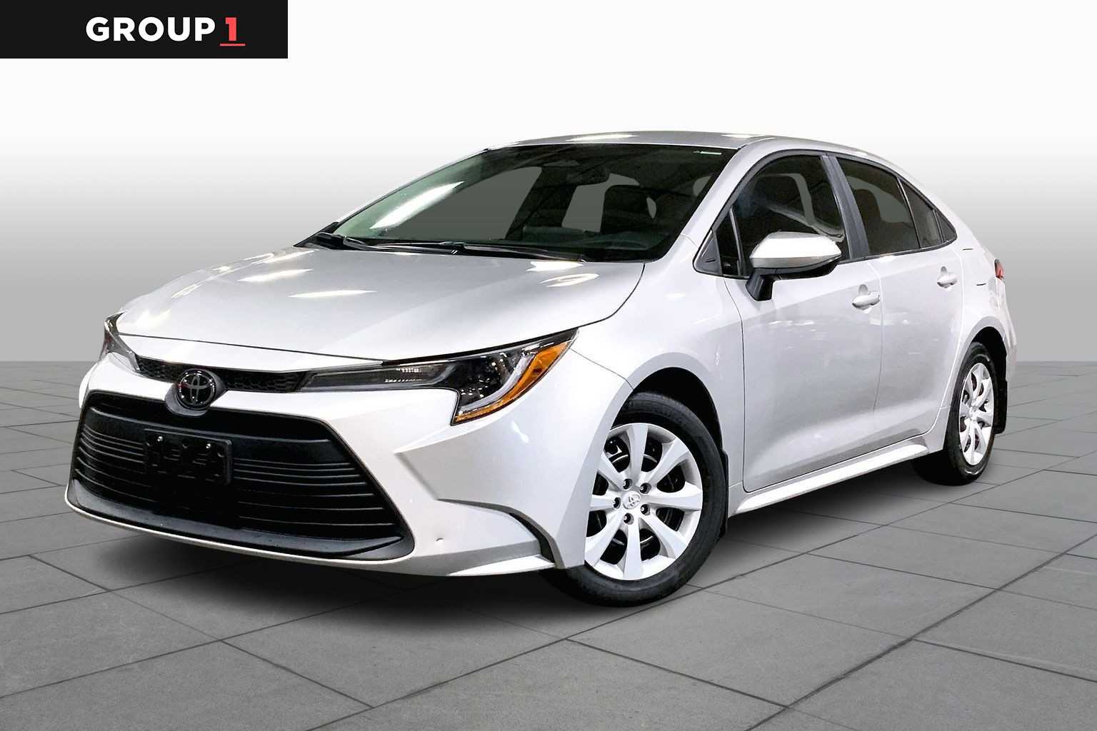2024 Toyota Corolla LE's photo