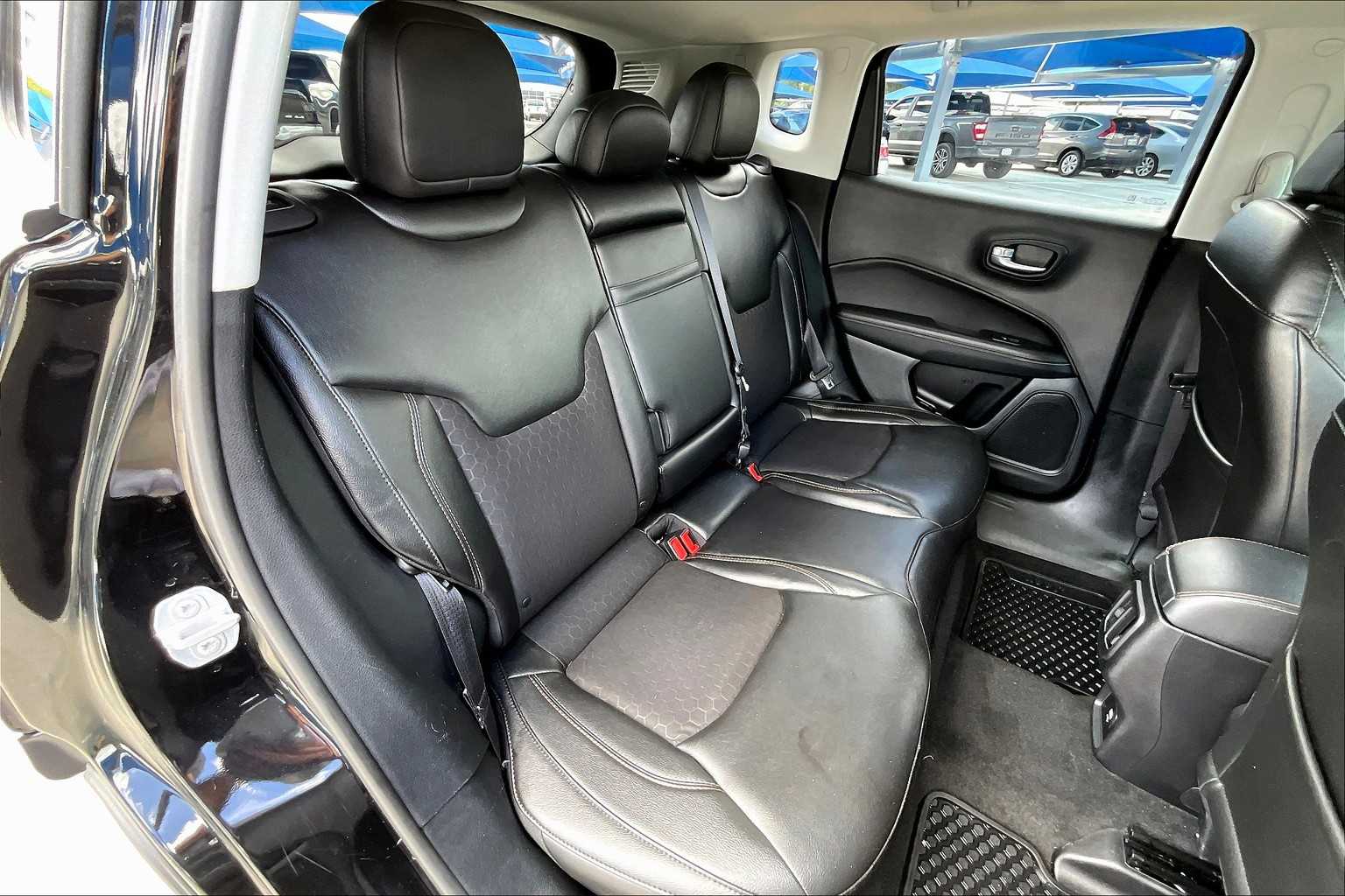 2018 Jeep Compass Latitude photo 17