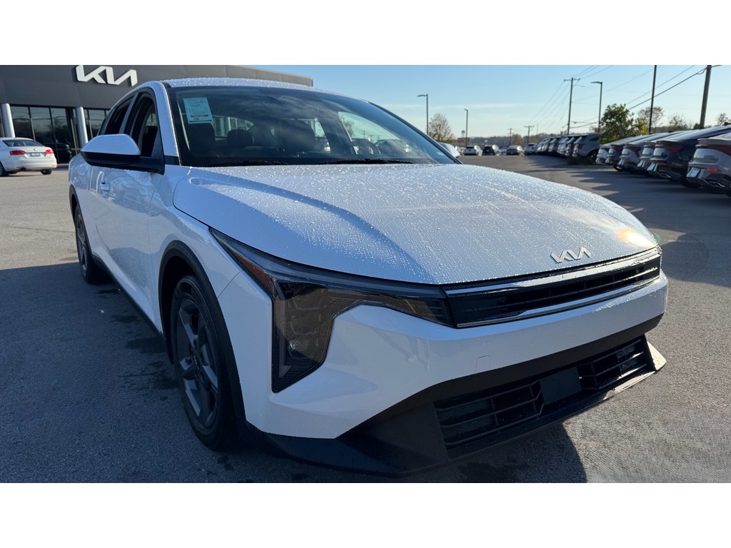 2025 Kia K4 LXS's photo