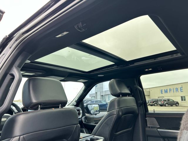 2023 Ford F-150 Platinum photo 11