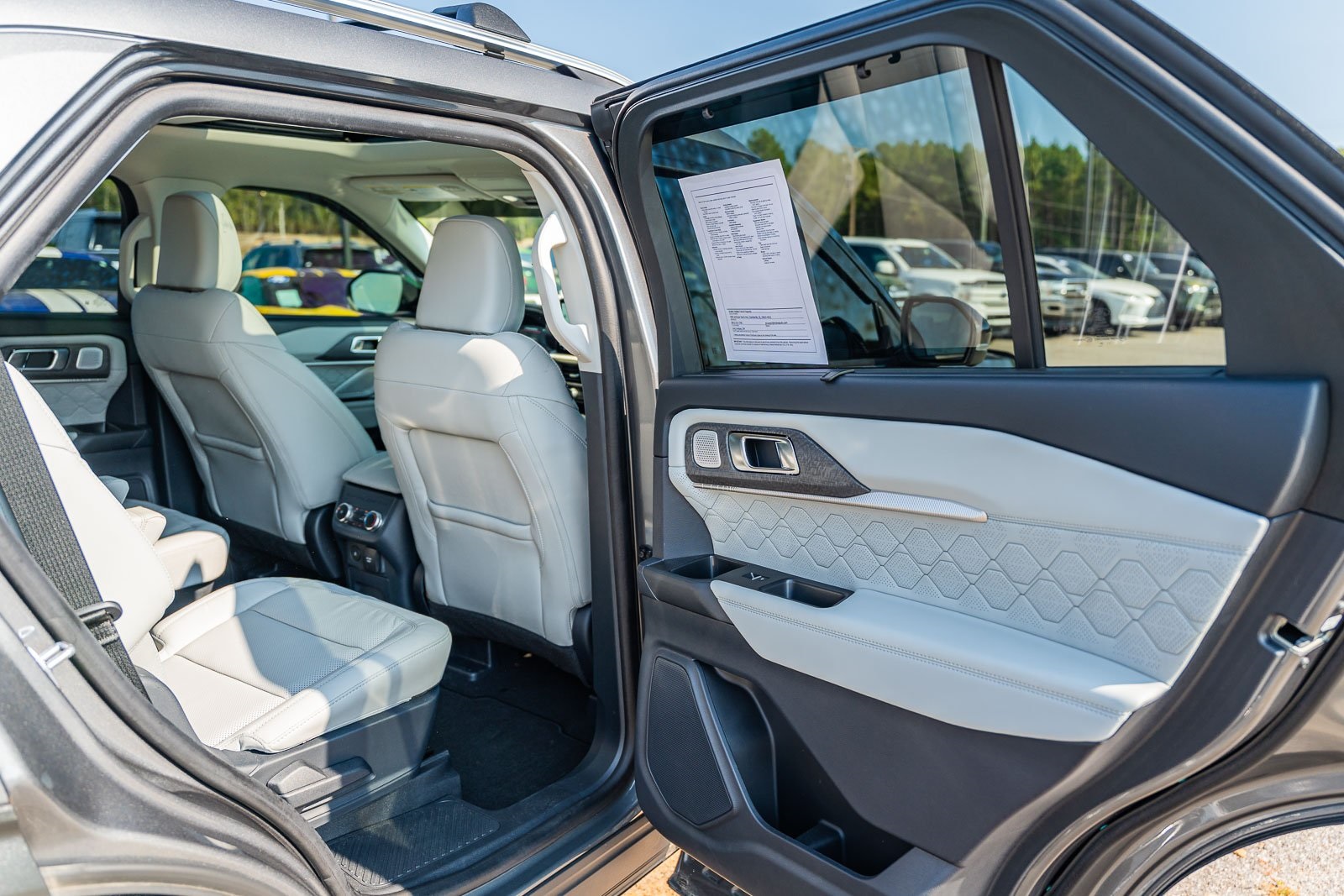 2025 Ford Explorer Platinum photo 10