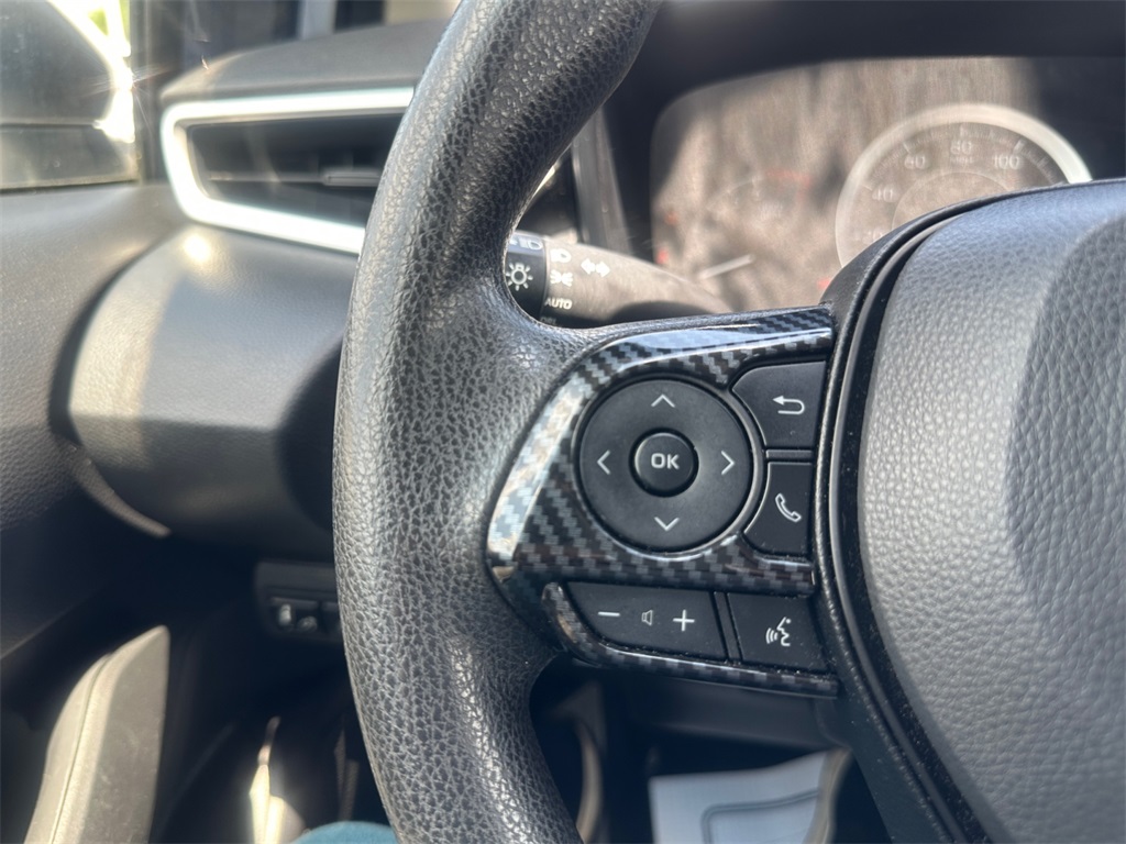 2022 Toyota Corolla LE photo 21