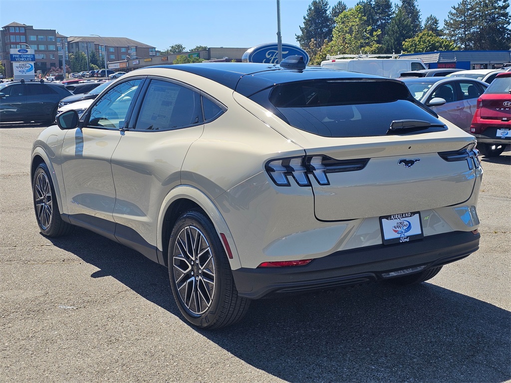 2025 Ford Mustang Mach-E Premium photo 4