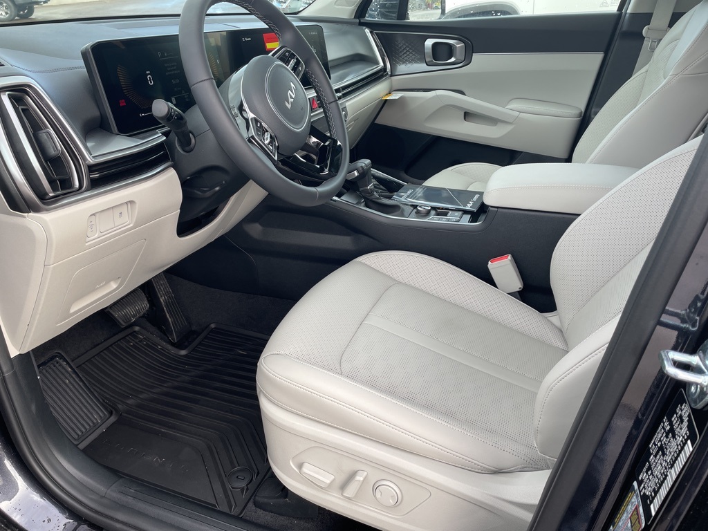 2025 Kia Sorento S photo 17