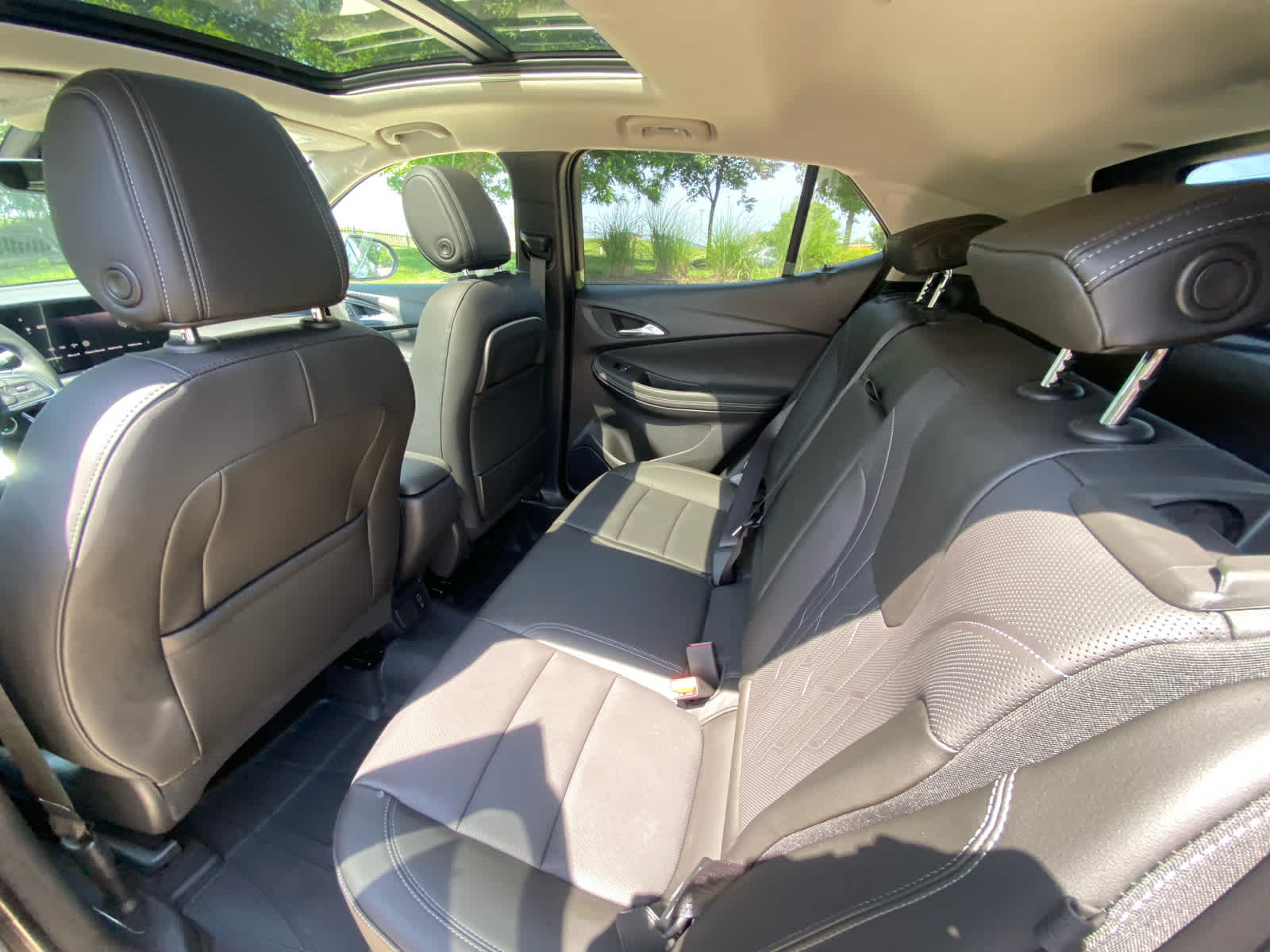2026 Buick Encore GX Avenir photo 28