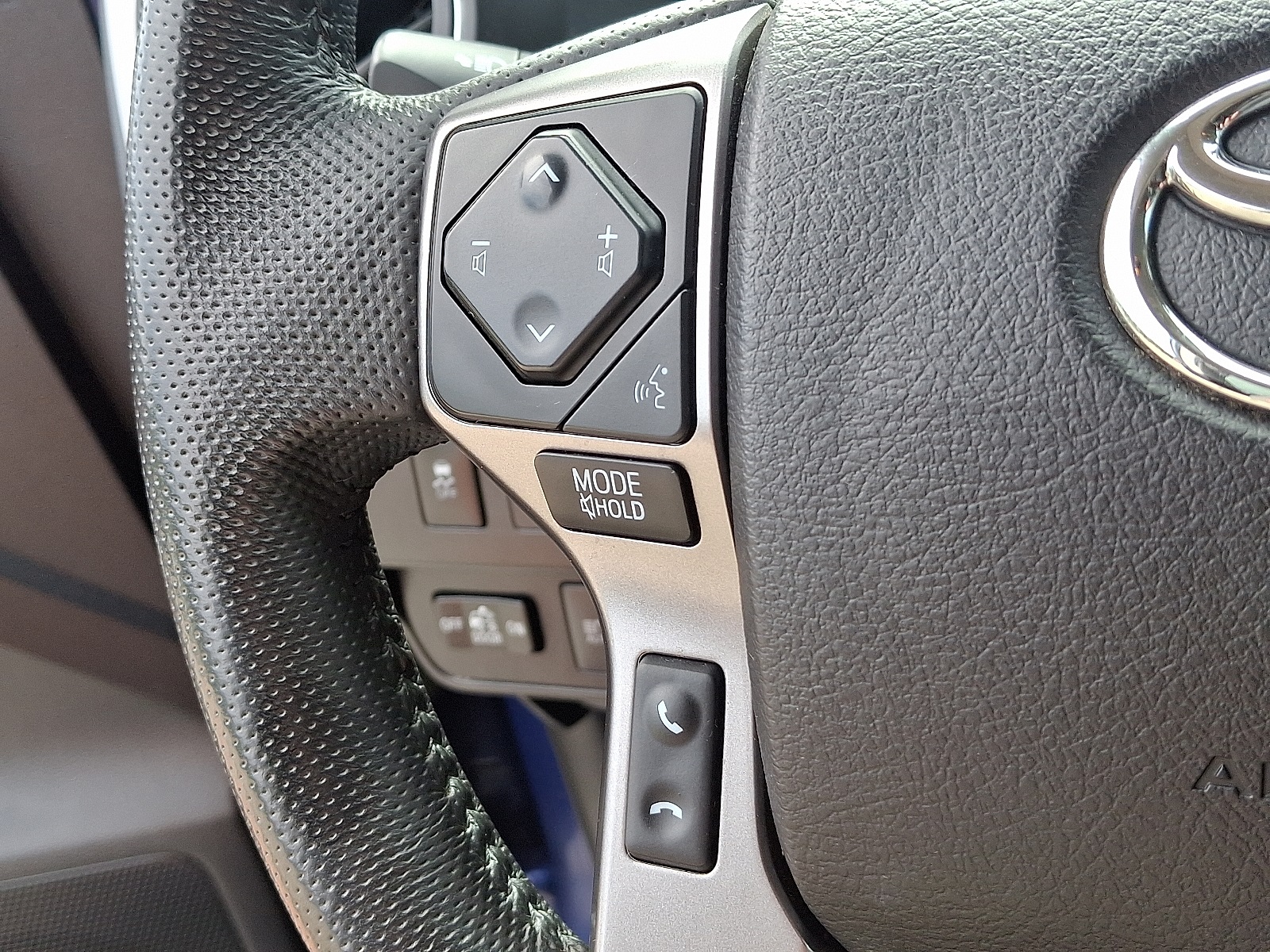2022 Toyota Tacoma SR5 photo 21