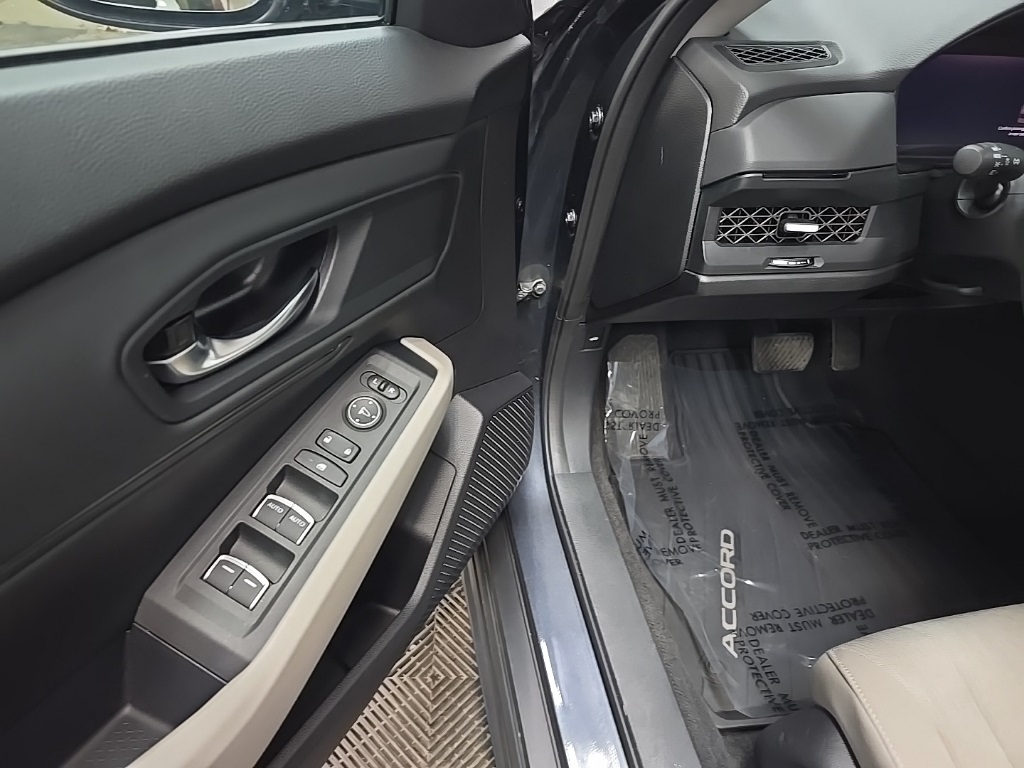 2023 Honda Accord EX photo 26