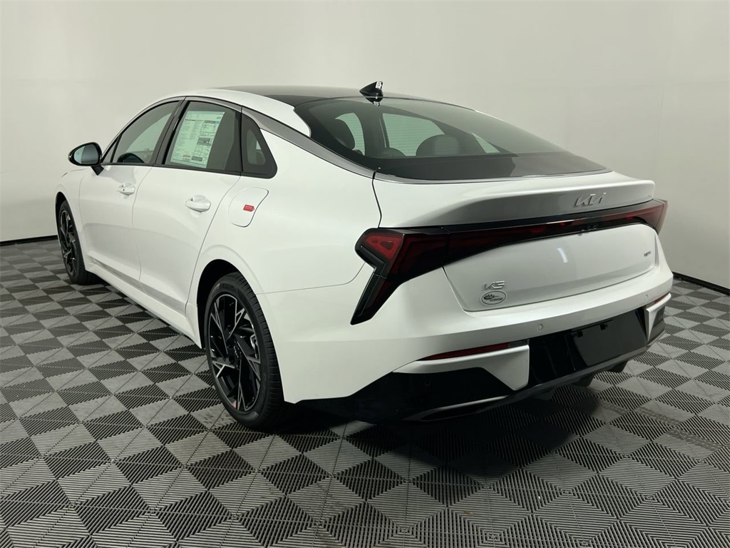 2025 Kia K5 GT-Line photo 6
