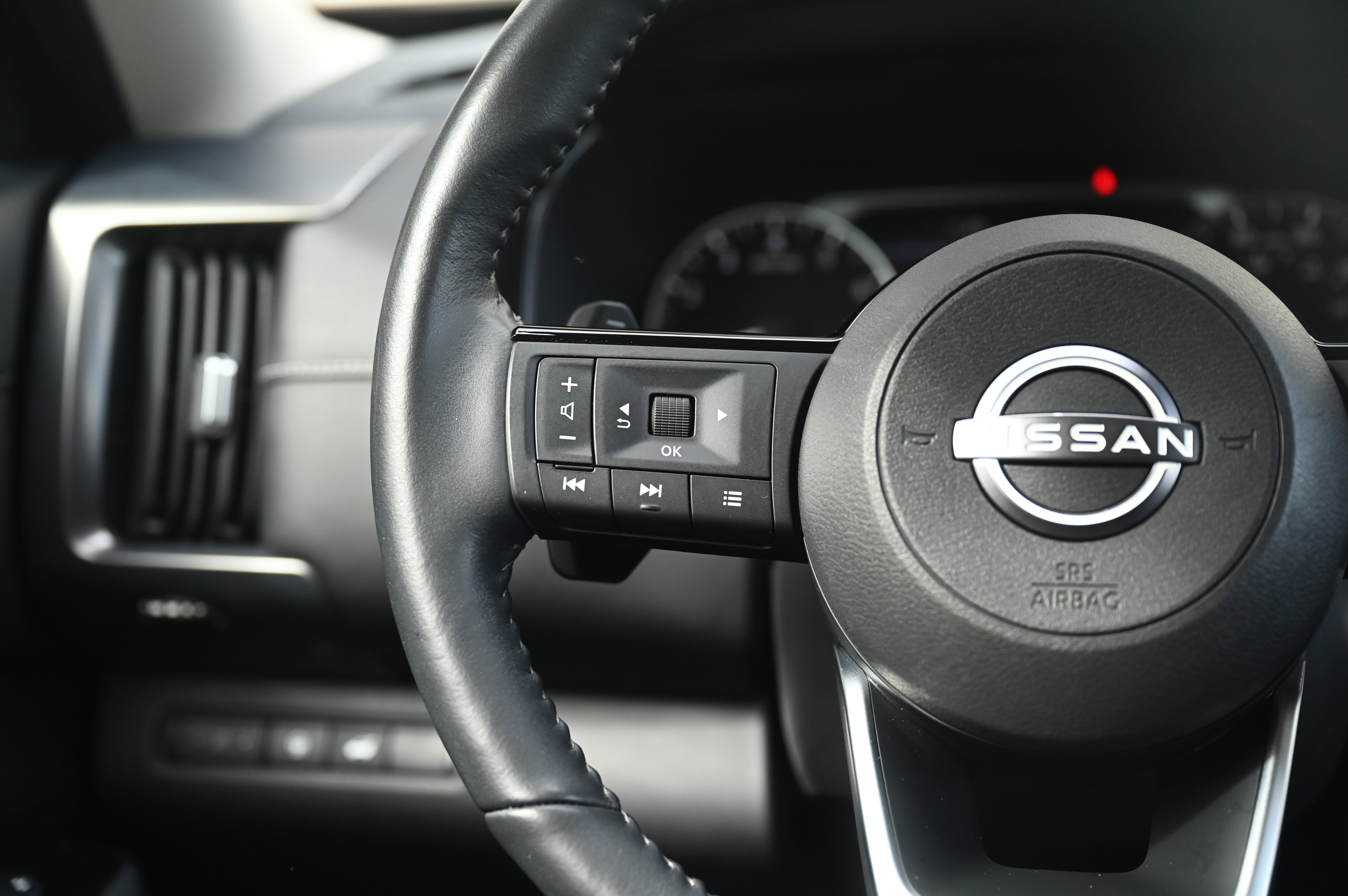 2022 Nissan Pathfinder SL photo 31