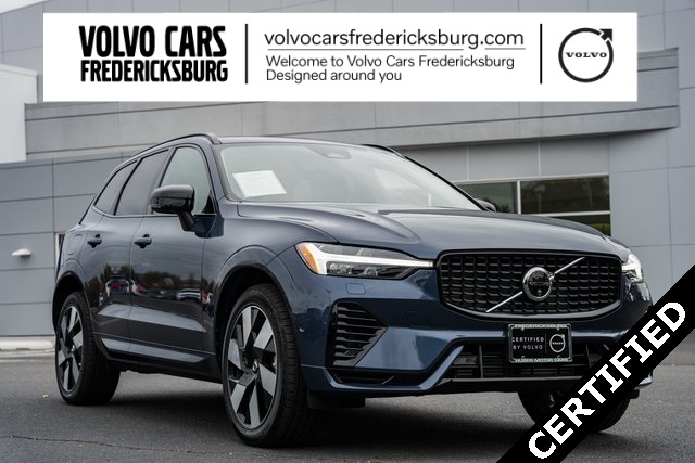 2025 Volvo XC60 Plus's photo