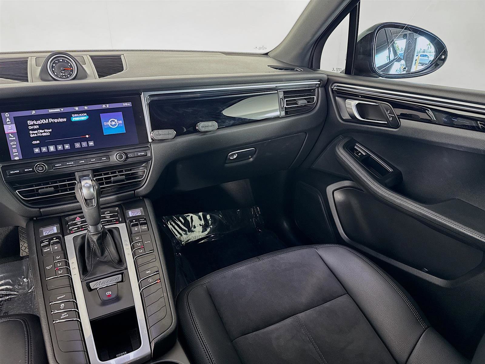 2021 Porsche Macan S photo 22