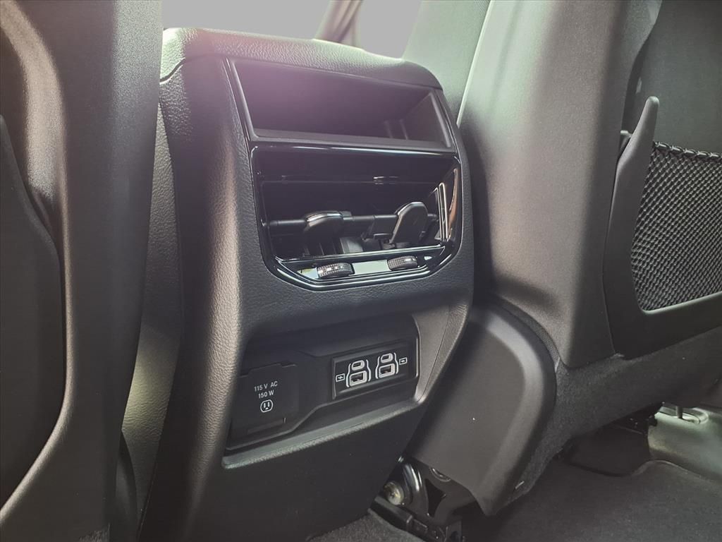 2025 Jeep Grand Cherokee Laredo X photo 22