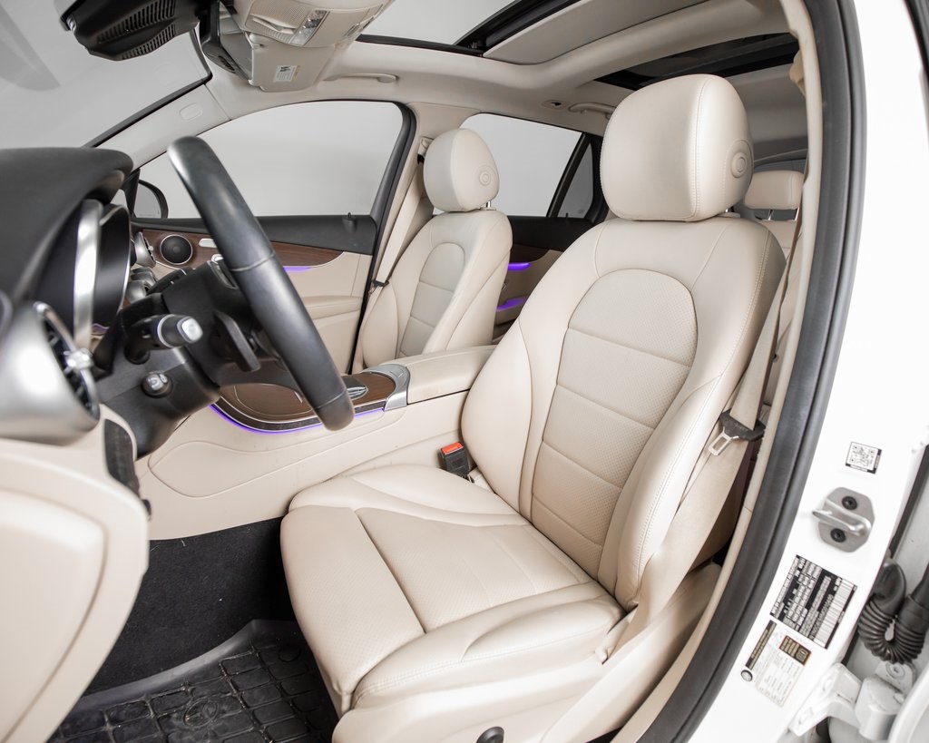 2021 Mercedes Benz GLC 300 4MATIC photo 3