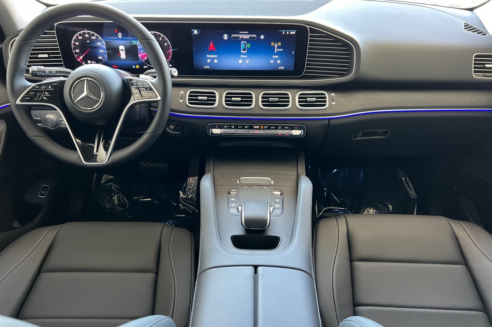 2025 Mercedes Benz GLE 350 4MATIC photo 3