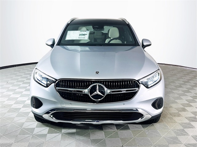 2026 Mercedes Benz GLC 300 4MATIC photo 2