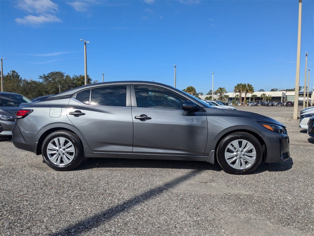 2025 Nissan Sentra S photo 3