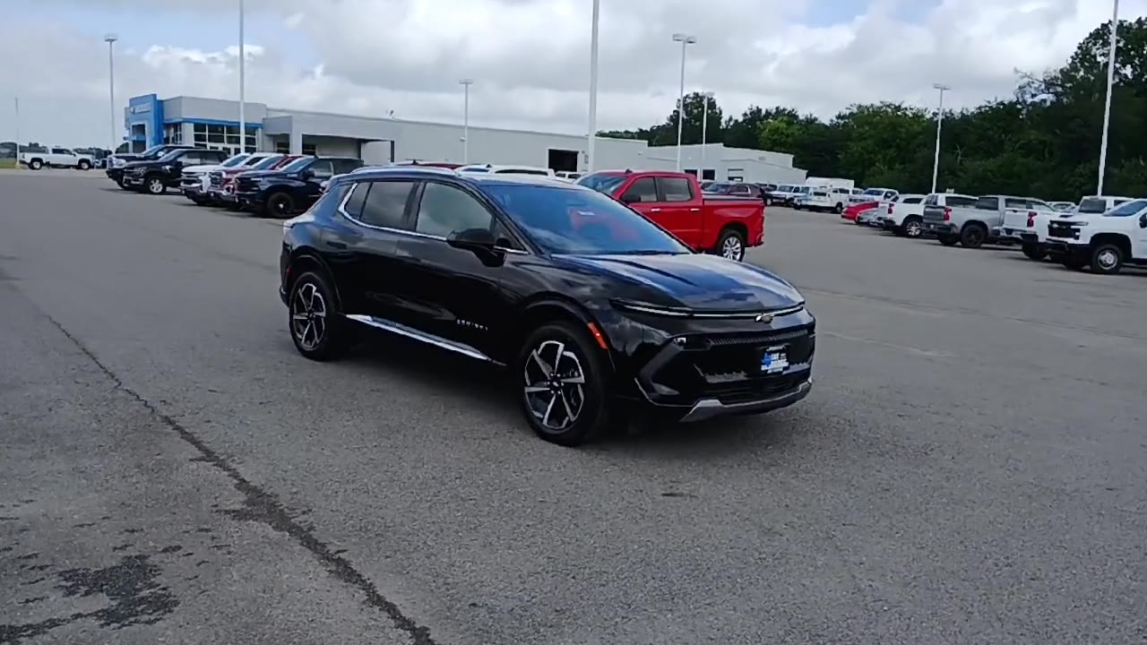 2025 Chevrolet Equinox EV 1LT photo 2