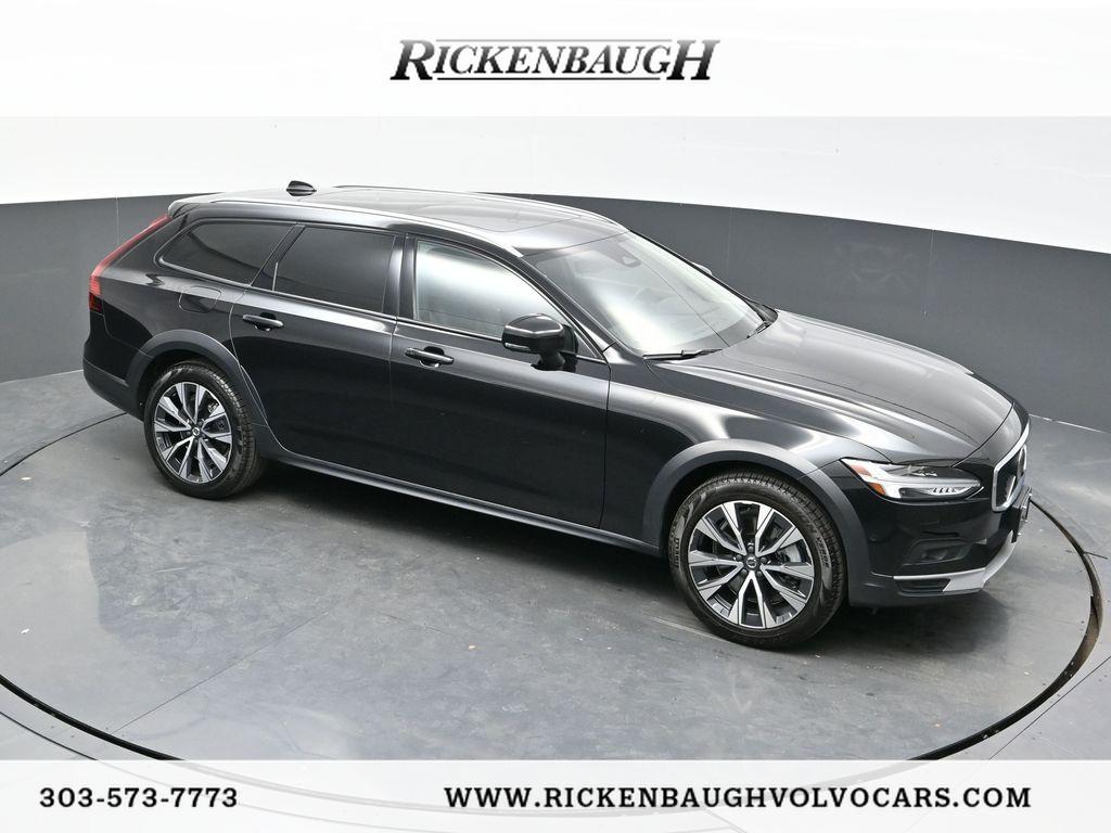 2023 Volvo V90 Cross Country B6 Plus