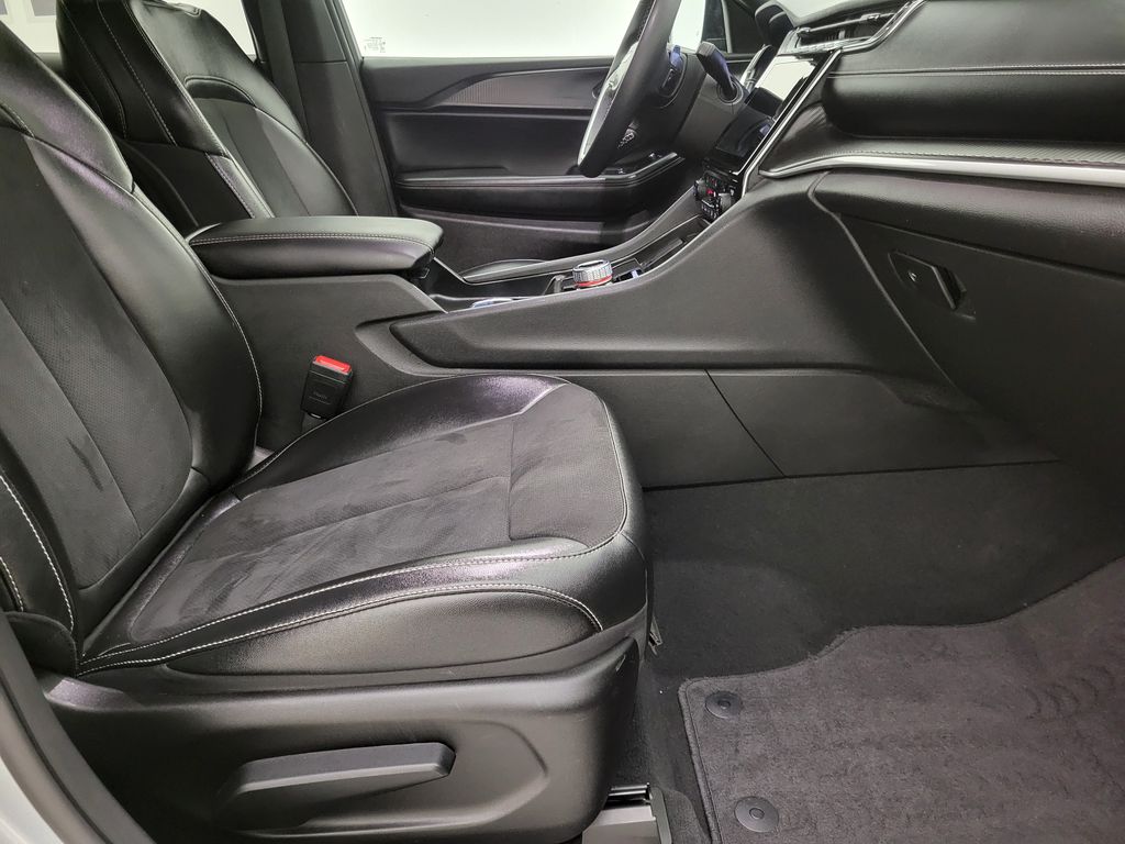 2024 Jeep Grand Cherokee Altitude photo 17