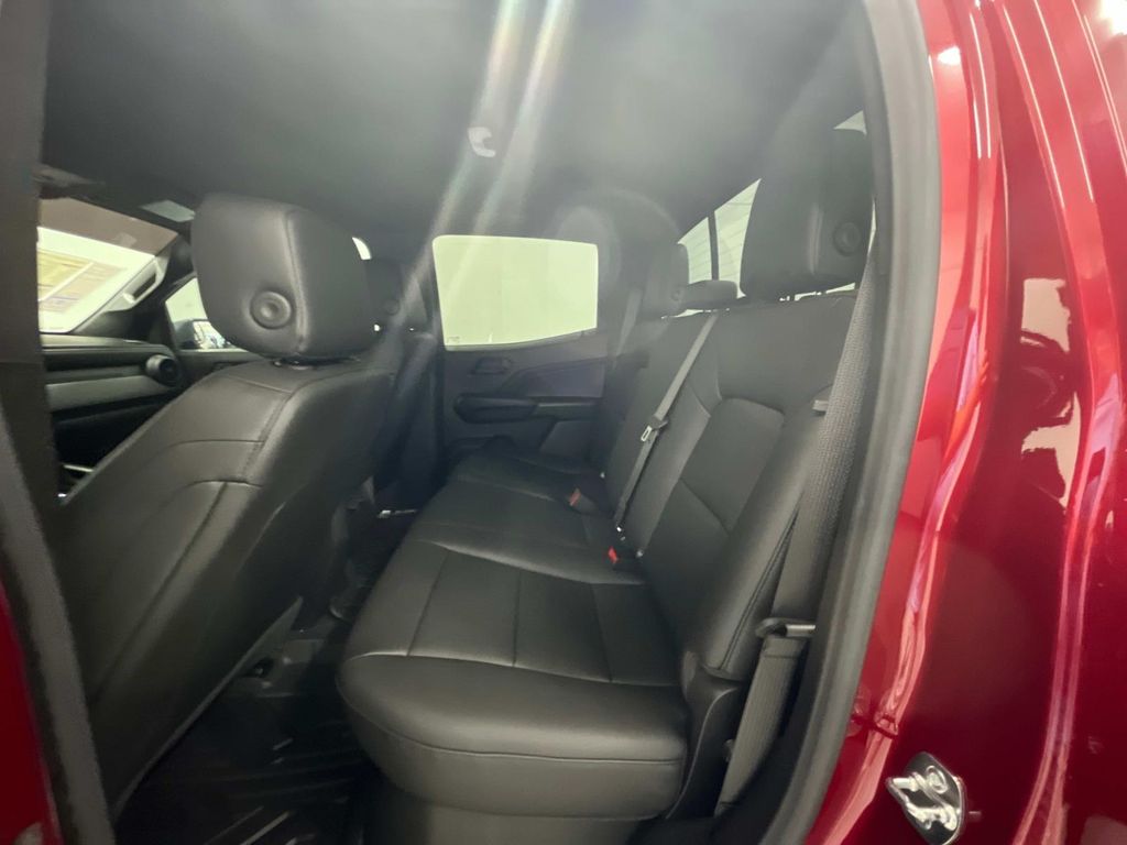 2025 Chevrolet Colorado Trail Boss photo 12