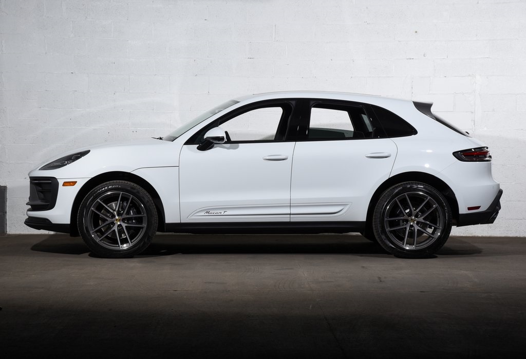 2026 Porsche Macan T photo 2