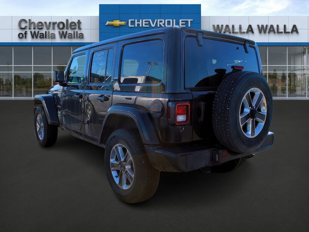 2023 Jeep Wrangler Sahara photo 4