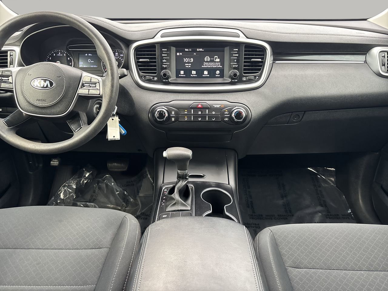 2020 Kia Sorento LX photo 9