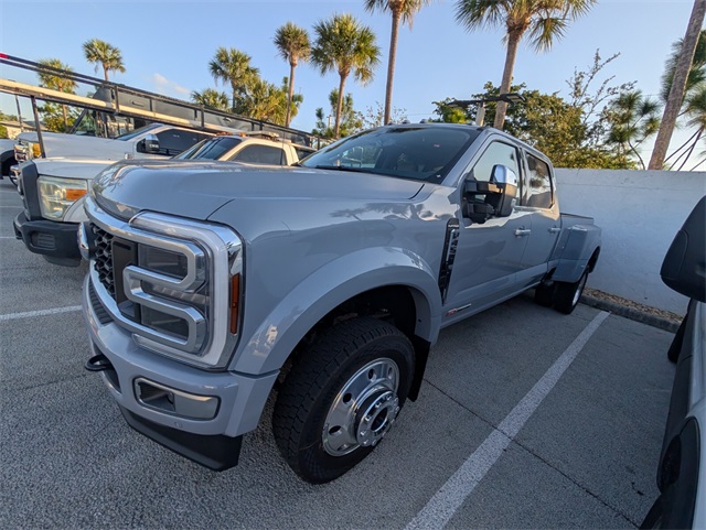 2026 Ford F-450 Platinum photo 4