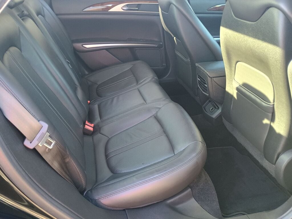 2013 Lincoln MKZ photo 20