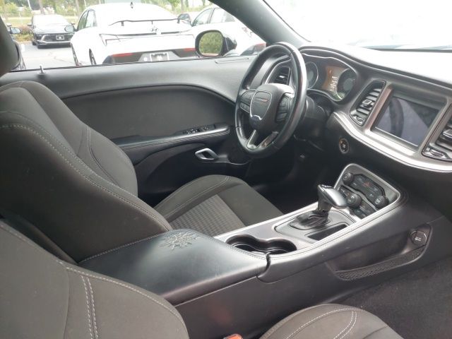 2021 Dodge Challenger SXT photo 10