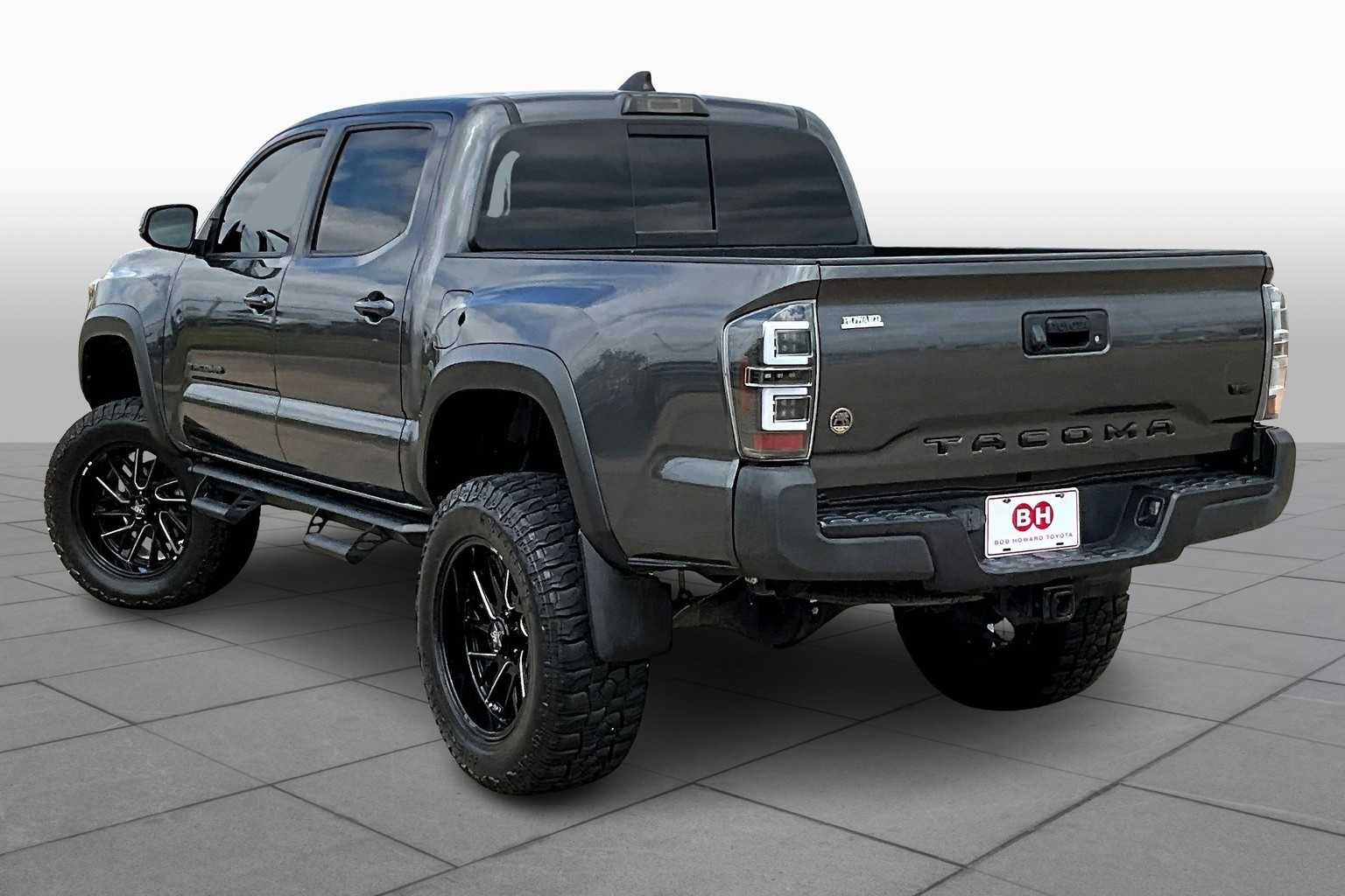 2020 Toyota Tacoma TRD photo 11