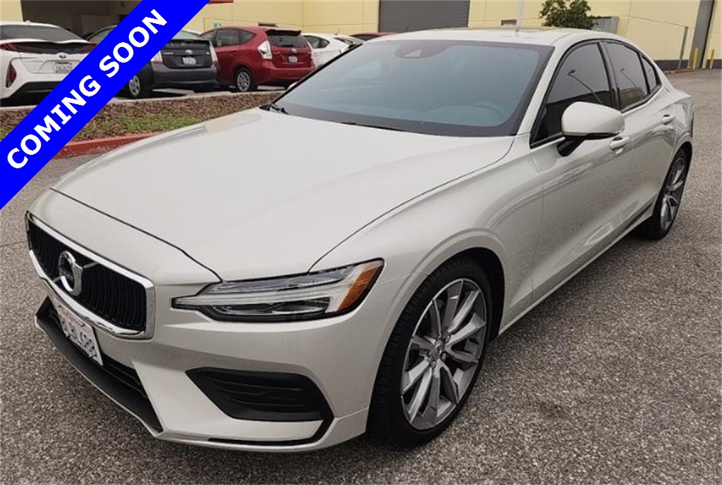 2019 Volvo S60 Momentum's photo