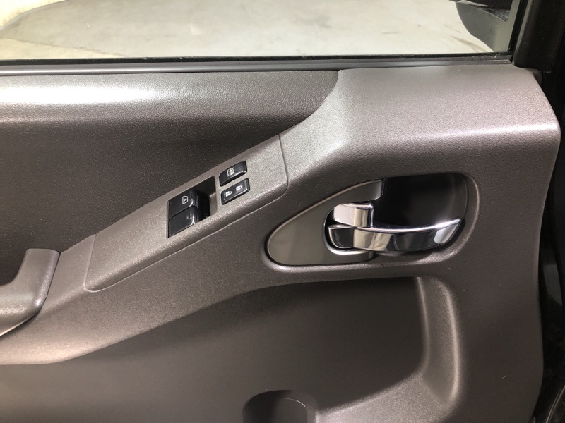2011 Nissan Frontier PRO-4X photo 15