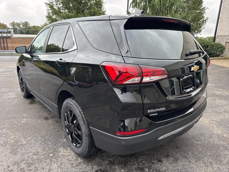 2022 Chevrolet Equinox LT photo 3