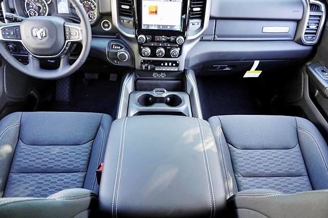 New 2026 Diamond Black Crystal Pearl-Coat Exterior Paint RAM Big Horn/Lone Star image 24