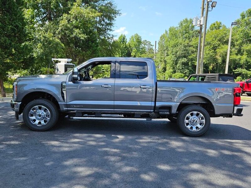 2025 Ford F-250 Lariat photo 4