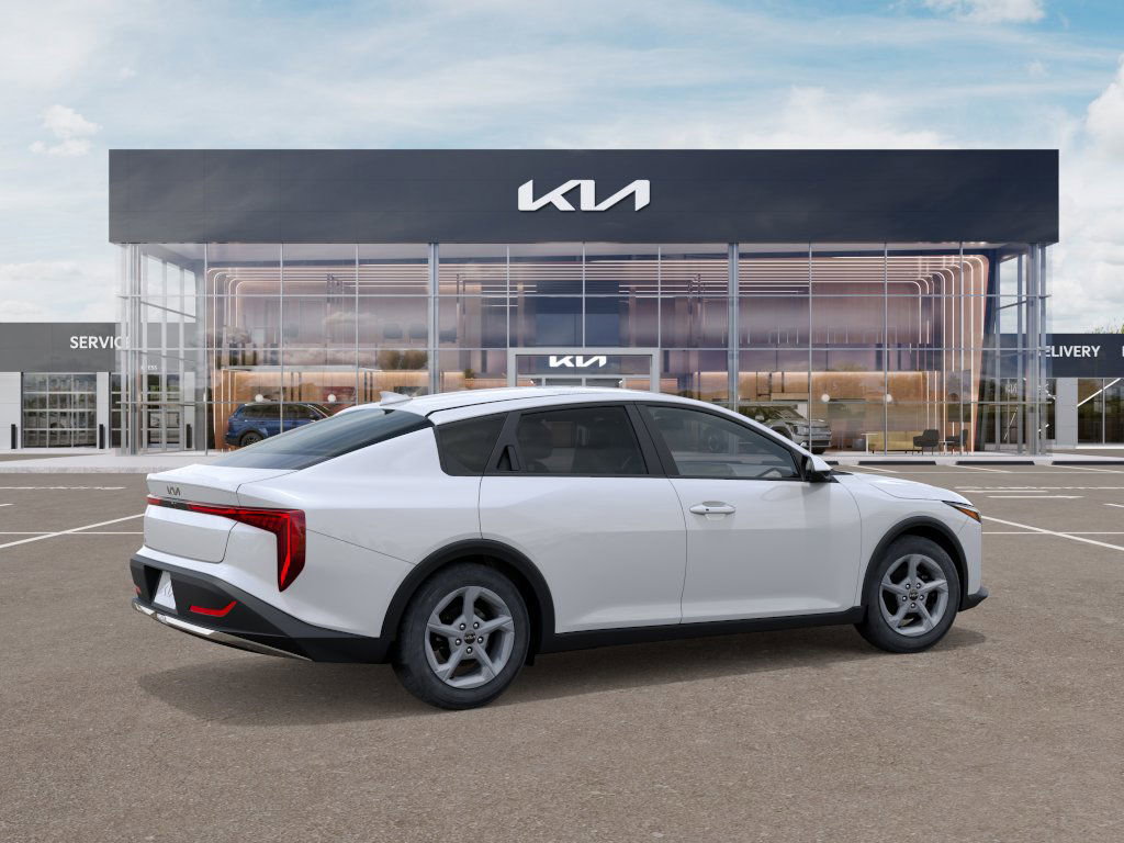 2025 Kia K4 LXS photo 5
