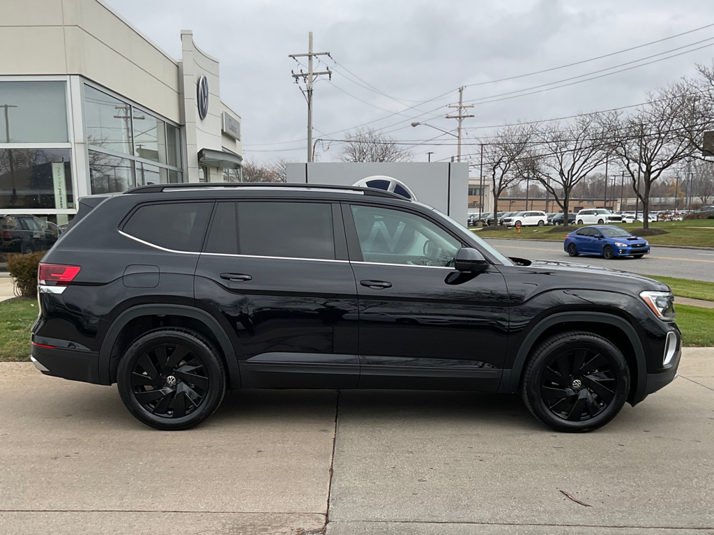 2026 Volkswagen Atlas SE Technology photo 3