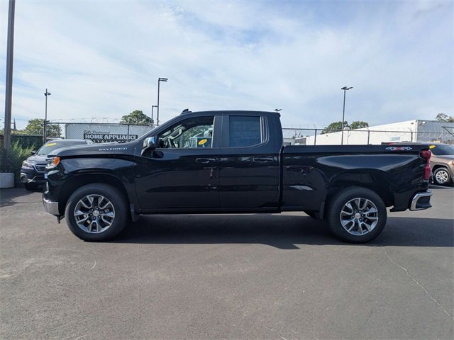 2026 Chevrolet Silverado 1500 LT photo 6