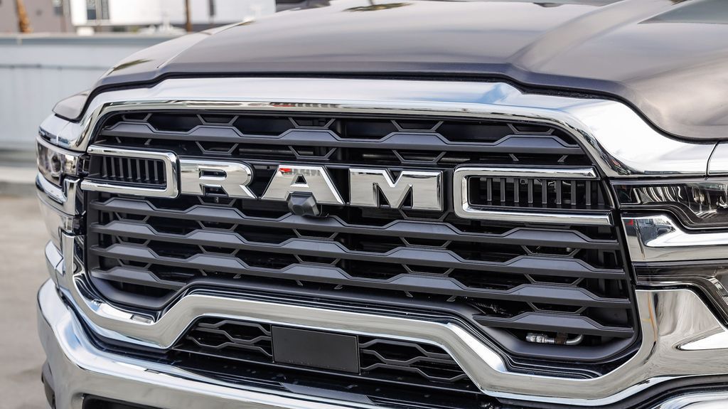 2025 Ram 2500 Tradesman photo 4