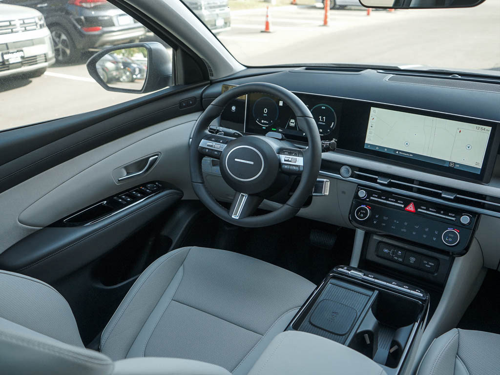 2025 Hyundai Tucson Hybrid Limited photo 13