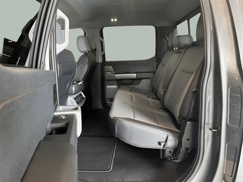 2025 Ford F-150 Lariat photo 14