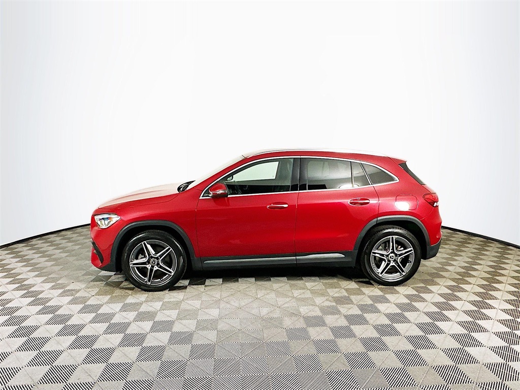 2022 Mercedes Benz GLA 250 4MATIC photo 3