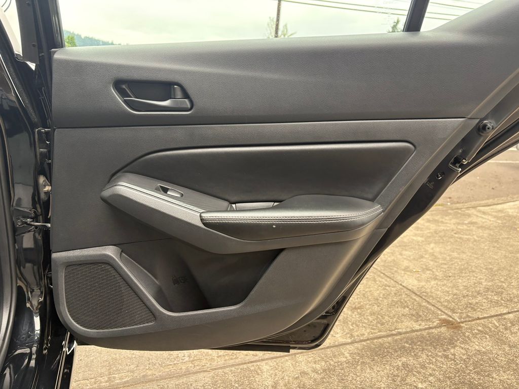 2024 Nissan Altima 2.5 SV photo 31