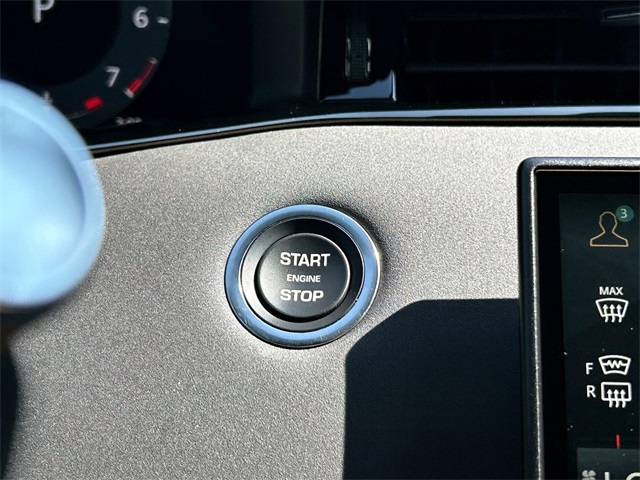 2024 Land Rover Range Rover Evoque Dynamic SE photo 32