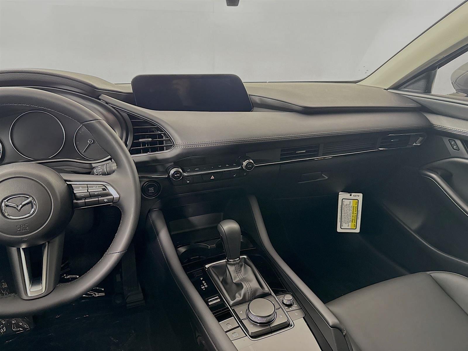 2025 Mazda Mazda3 2.5 s Preferred photo 31